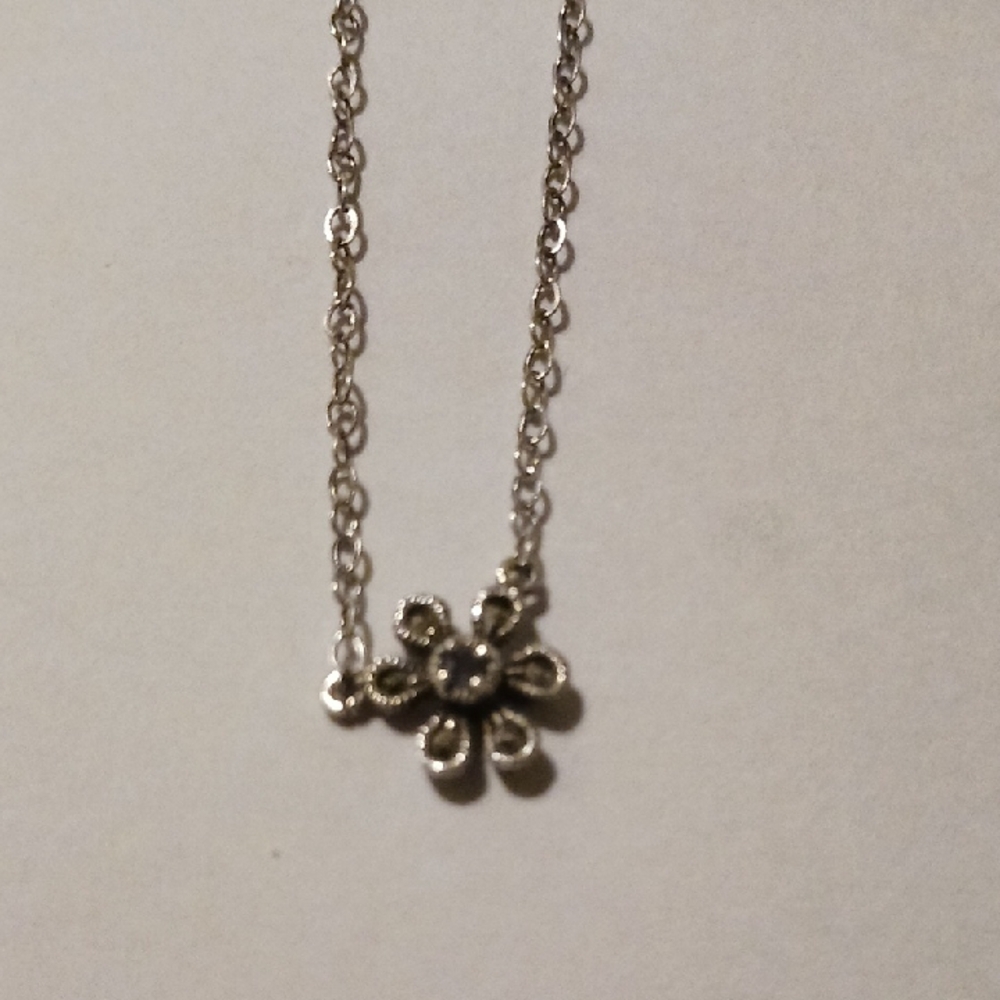 925 Elegant Silver Flower Pendant Necklace